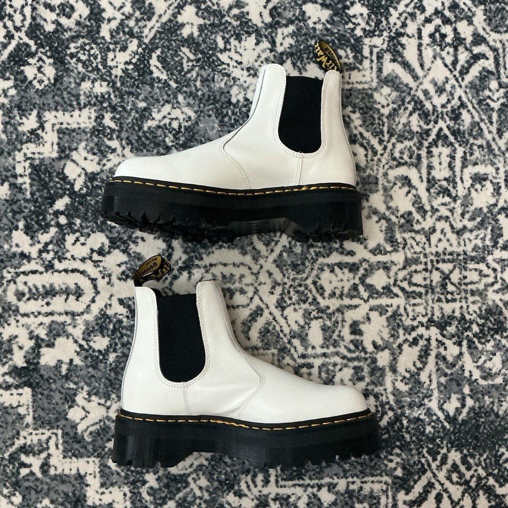 Doc Dr. Martens 2976 Quad Platform Chelsea Boots M 9 W 10 White Leather Pull On - Picture 9 of 10
